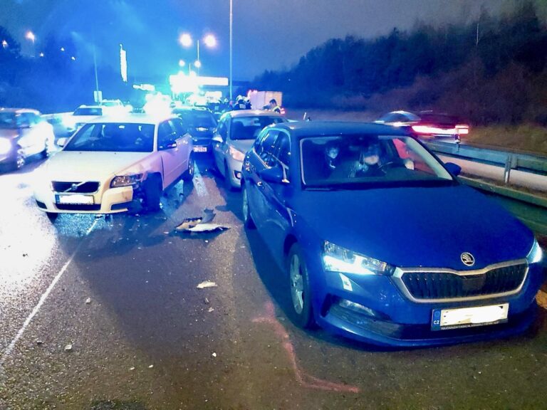 Hromadná nehoda na Štěrboholské spojce