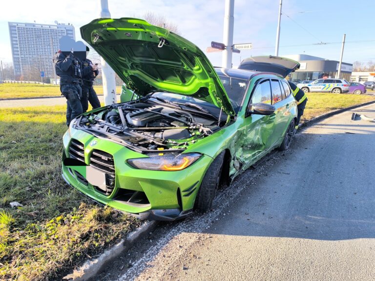 nehoda_auto_policie_hasici