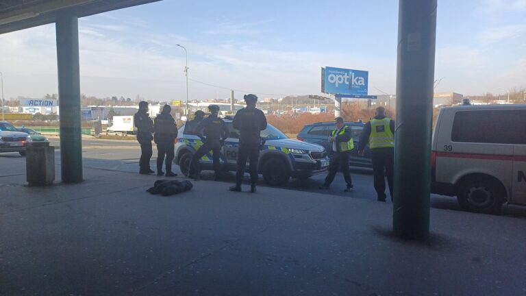 policie_zasah_autobus