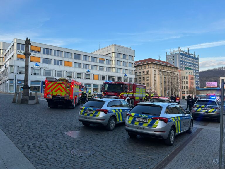bomba_usti_nad_labem_kadan_policie_hasici