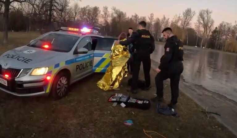 policie_zachrana_led