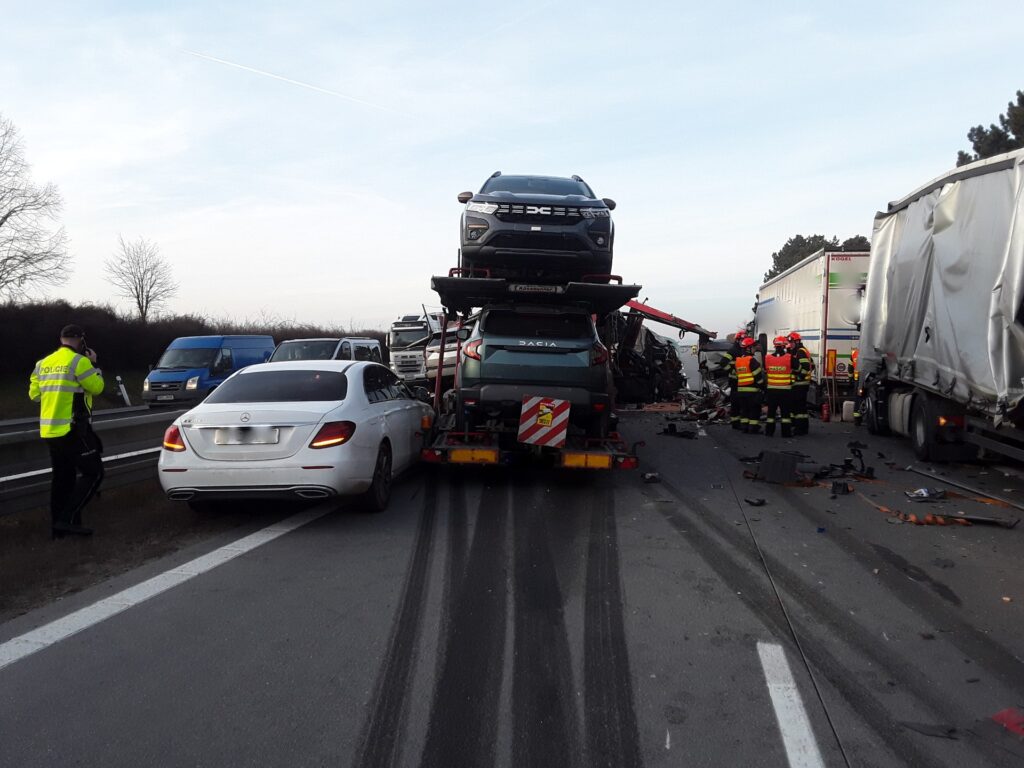 Hromadná nehoda na D2. Foto: HZS Jihomoravského kraje