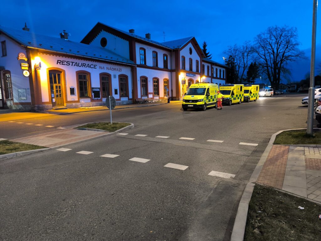 Požár bytového domu v Novém Městě nad Metují. Foto HZS Královéhradeckého kraje