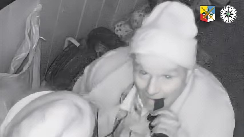 Policie hledá dva zloděje, kteří vykradli dům v Neveklově. Zdroj: Policie ČR