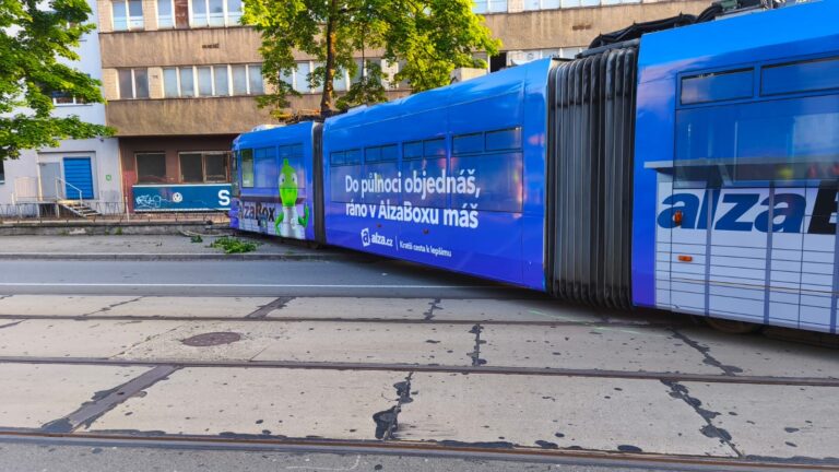 nehoda_tramvaj_auto_ostrava