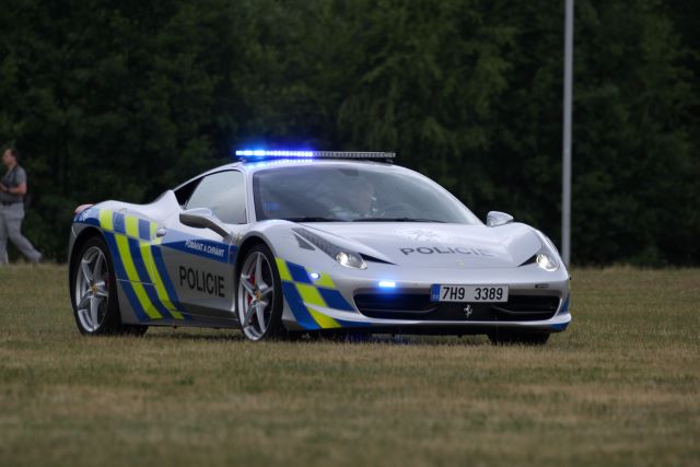 policie_ferrari
