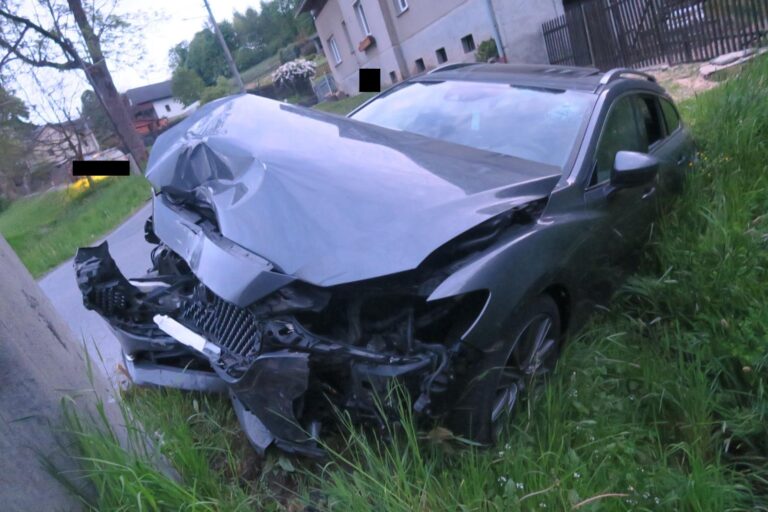nehoda_auto_sloup