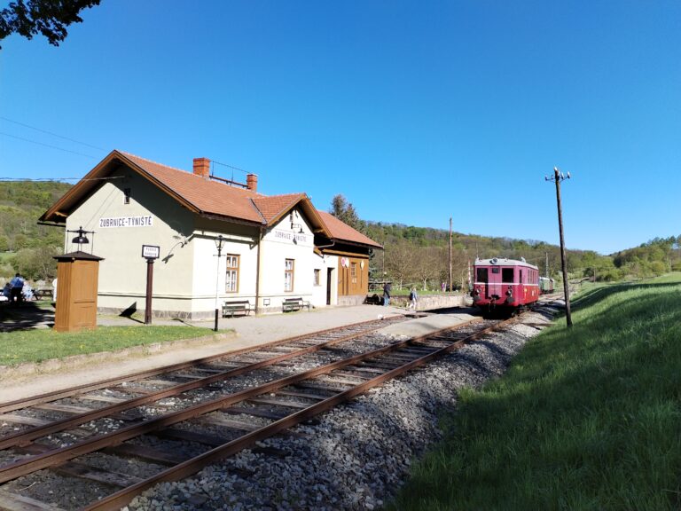 nadrazi_zubrnice