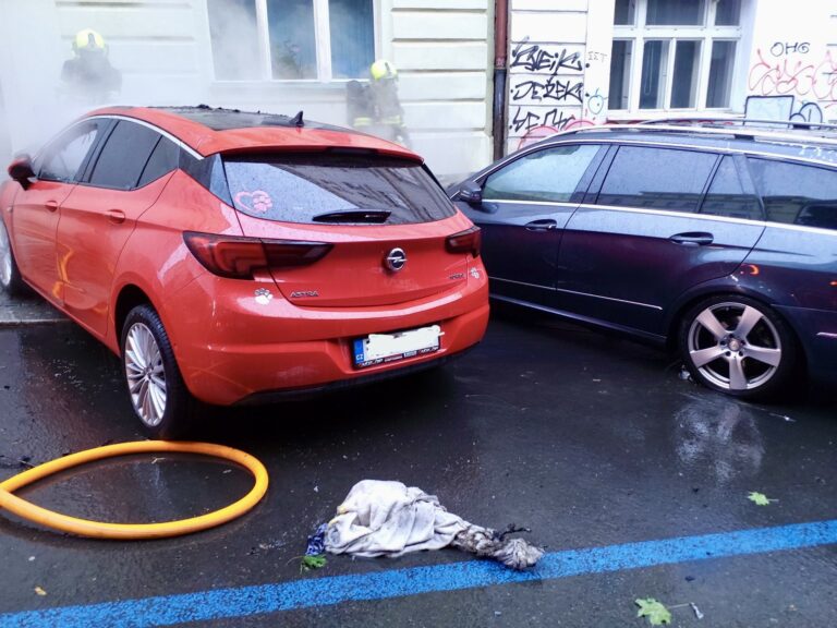 pozar_auto_byt_praha