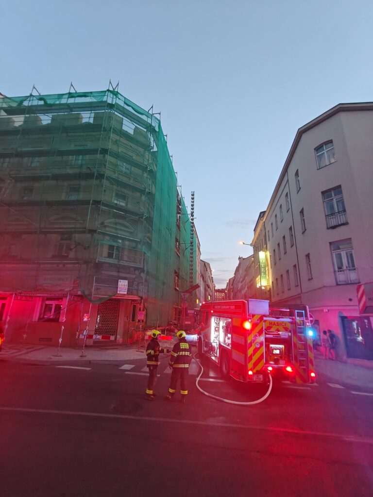 pozar_dum_praha