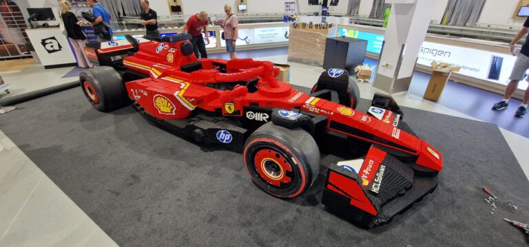 model_logo_ferrari_formule_alza