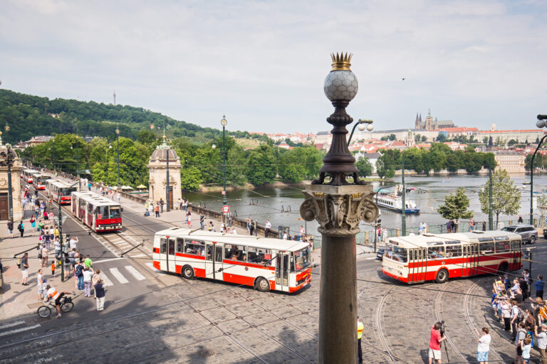 autobus_historie_praha