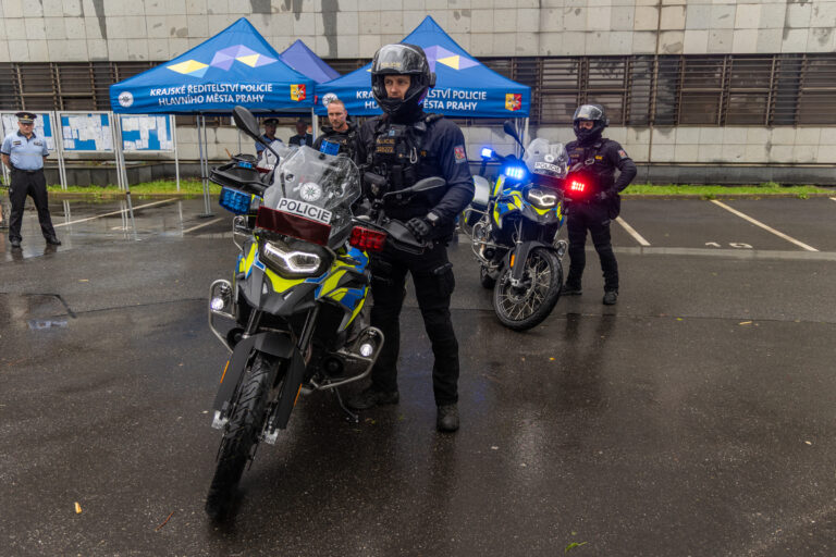 policie_motorka
