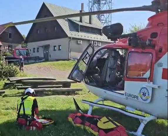 vrtulnik_pad_paraglidista
