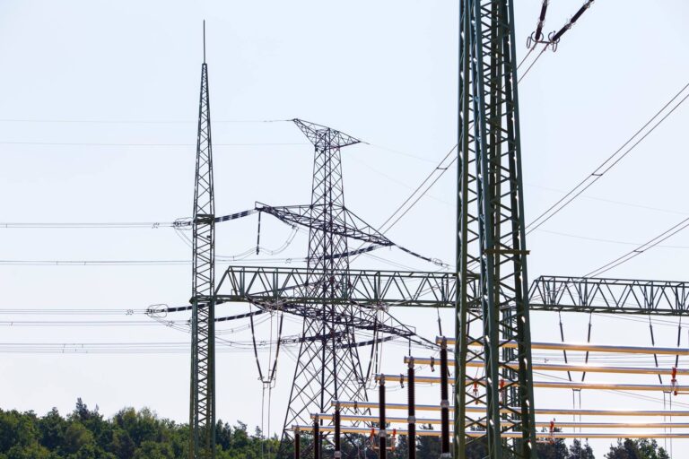 ilustracni_draty_vysoke_napeti