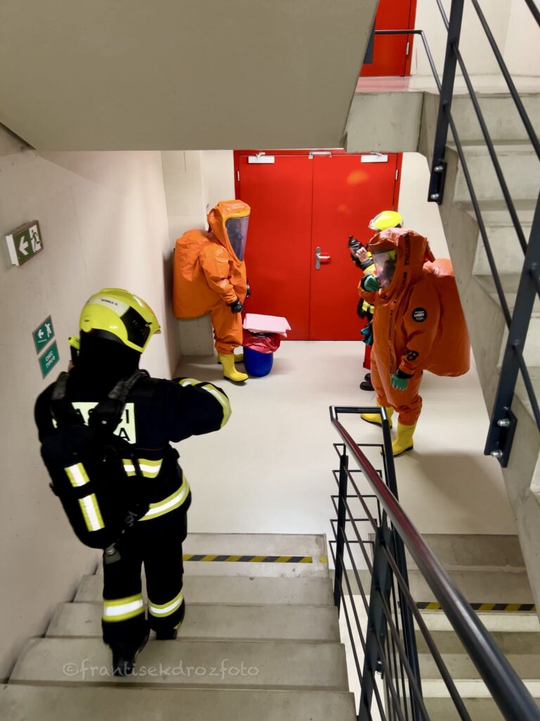 hasici_chemikalie_praha