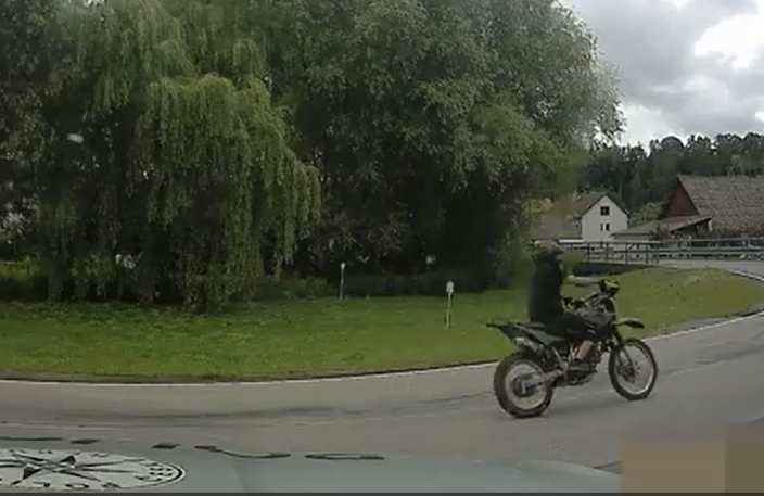 motorkar_ujizdel_policie