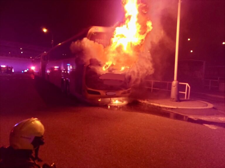 pozar_autobus_praha