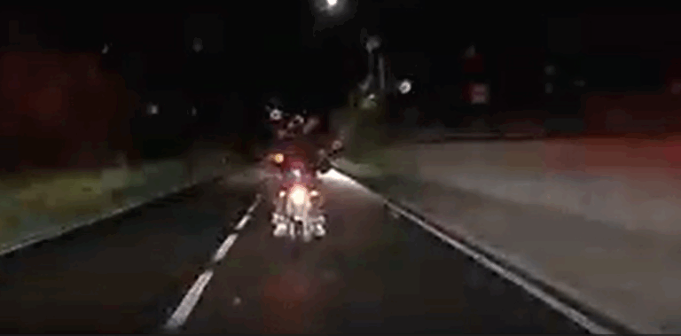 pronasledovani_policie_jawa_motorka