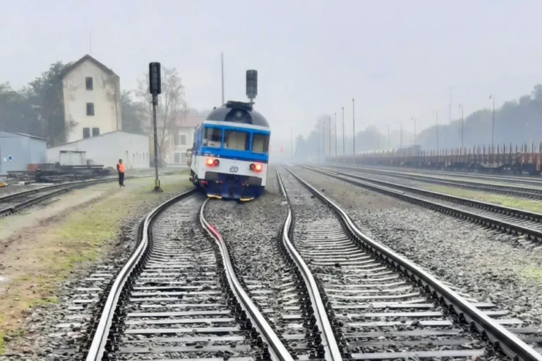 vykolejeny_vlak_neratovice