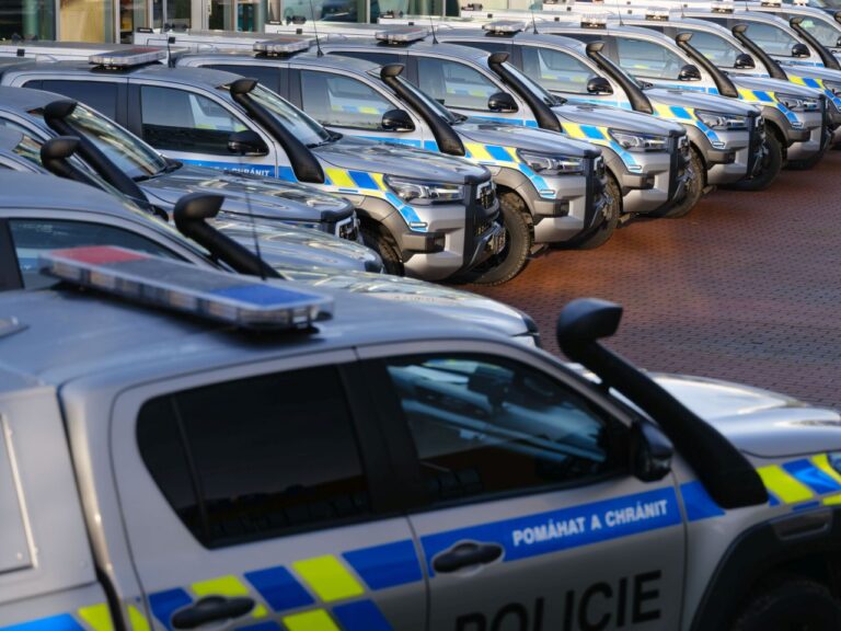 toyota_hilux_policie
