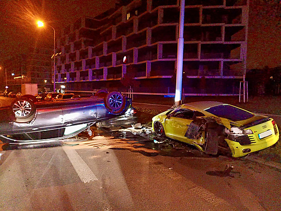 nehoda_mercedes_audi_r8_praha