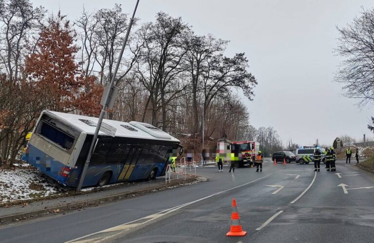 autobus_v_domazlicich_se_rozjel