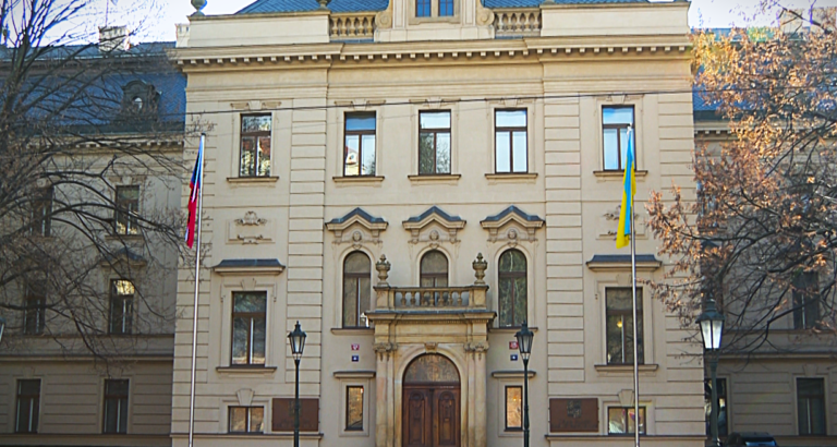 urad_vlady_ukrajinska_vlajka