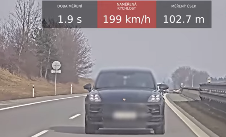cizinec_v_porsche_na_d1_200_kmh