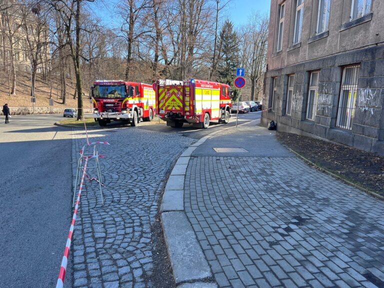 libereckou-prumyslovou-skolu-evakuovali-kvuli-nahlasene-bombe