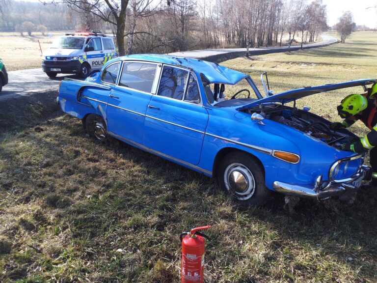 nehoda-historickeho-vozu-tatra