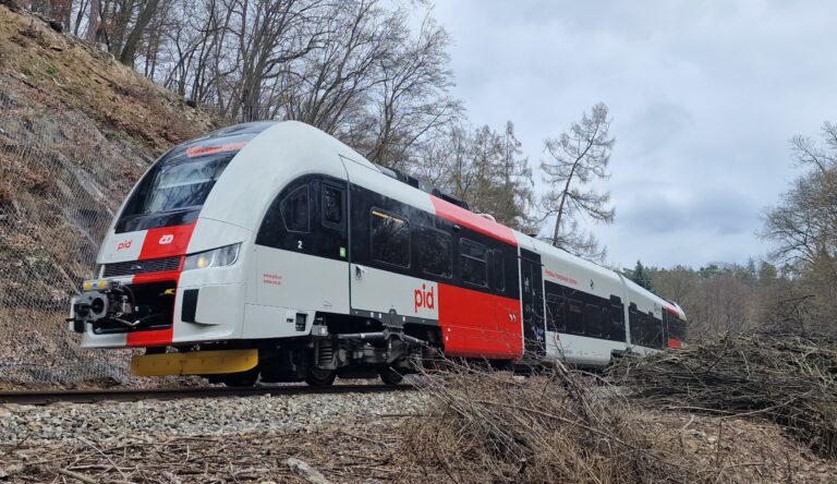 motorova-jednotka-847-regiofox-vlak