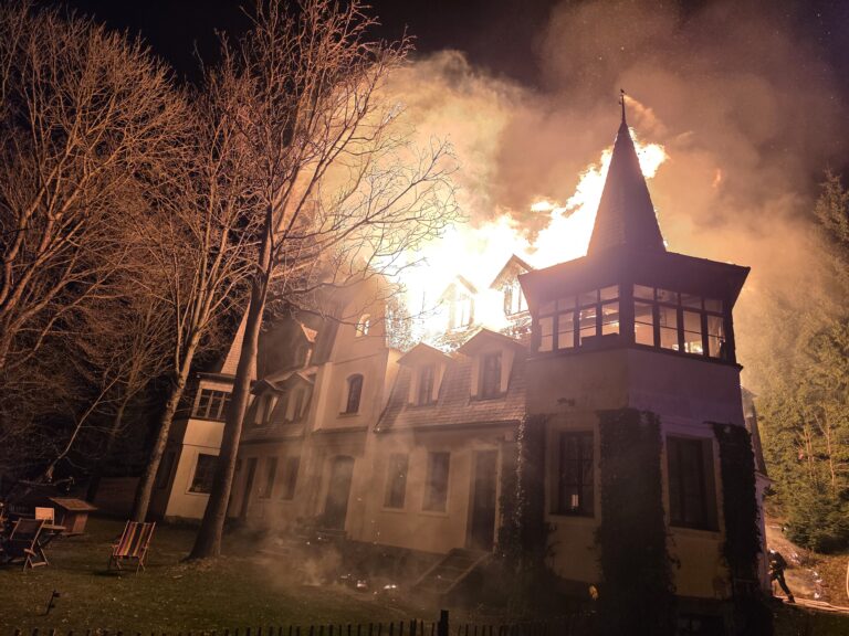 pozar-strechy-v-benecku