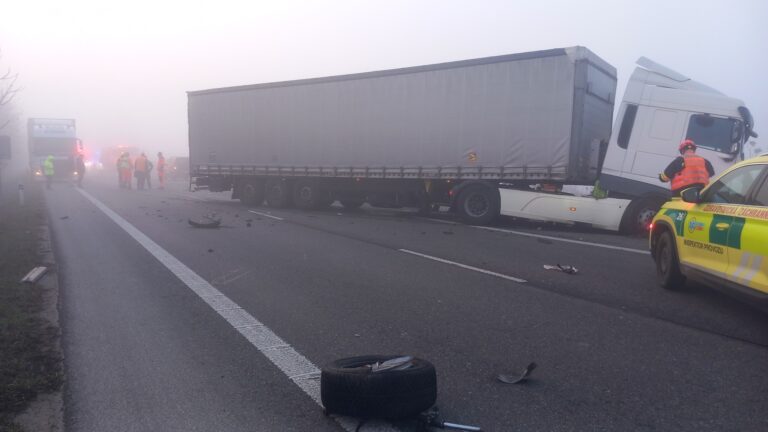 celni-stret-kamionu-a-osobniho-vozu-mikulov