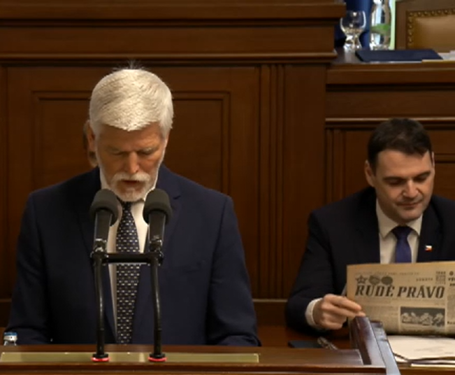 macinka_petr_pavel_snemovna_rude_pravo