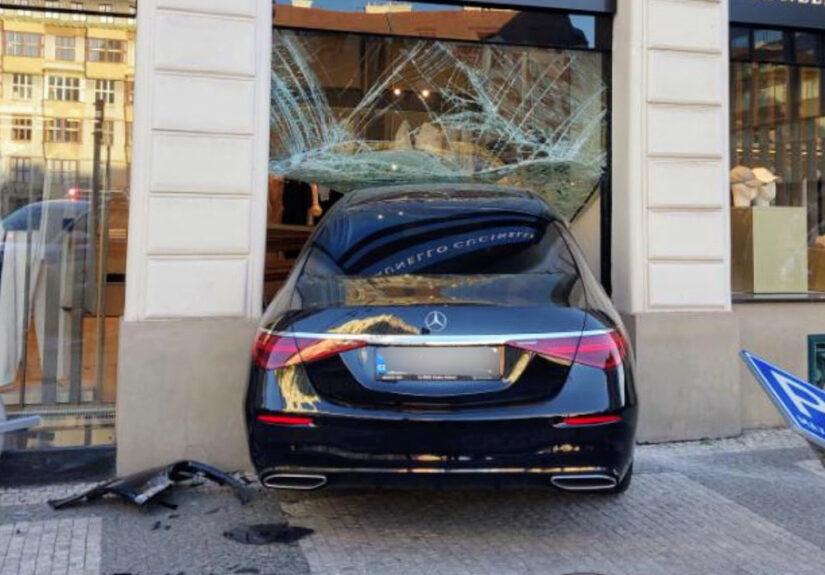 nehoda-parizska-ulice-praha