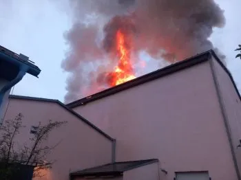 pozar-sklad-plastu-brno