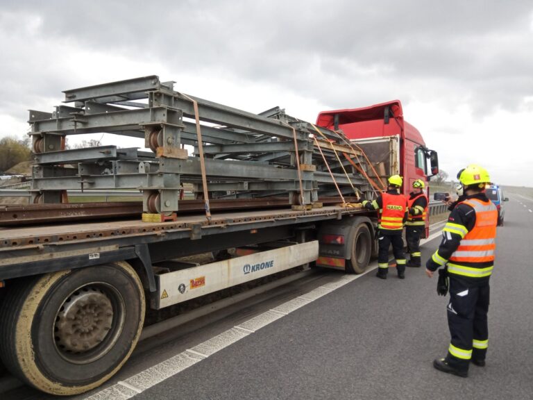 nehoda-kamionu-na-d3-dolni-trebonin