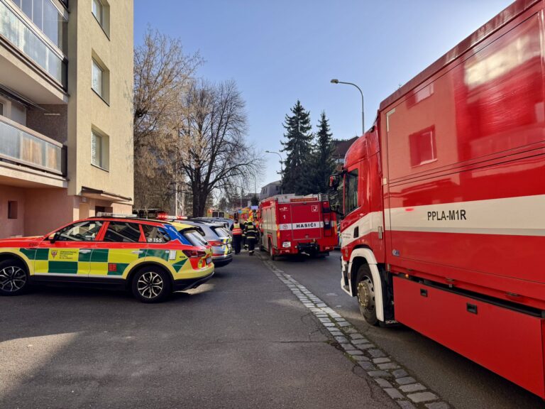 pozar-sklepa-v-bolivarove-ulici-praha