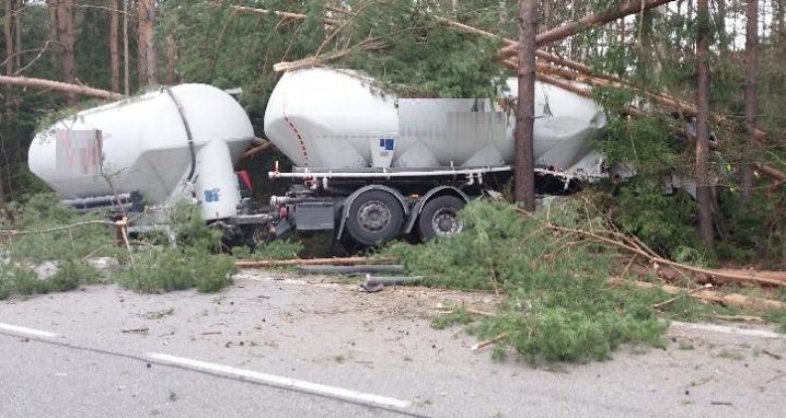 nehoda-kamionu-u-jihlavy-uzavrela-sjezd-d1