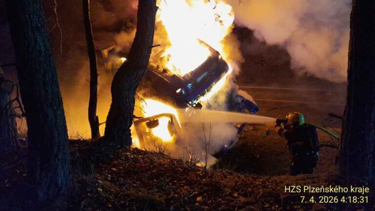 nehoda-stod-holysov-kamion-auto-pozar-03