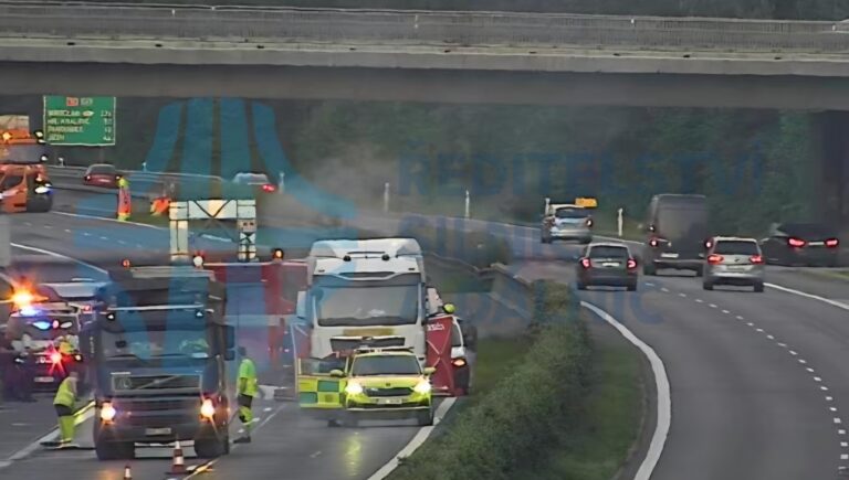 na-dalnici-d11-narazil-motorkar-do-kamionu