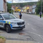 policie-ve-strakonicich-zadrzela-zenu